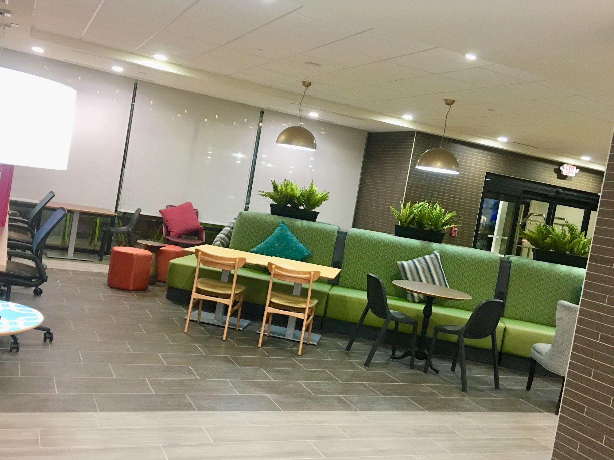 查尔斯湖希尔顿惠庭酒店 莱克查尔斯 外观 照片