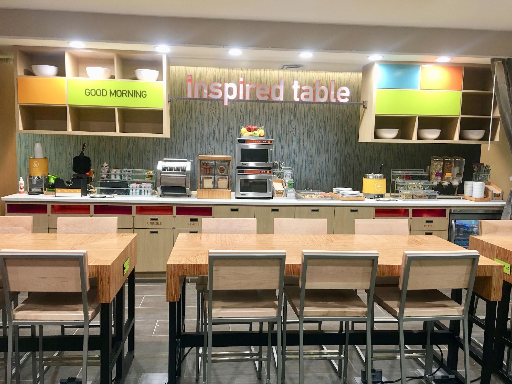 查尔斯湖希尔顿惠庭酒店 莱克查尔斯 外观 照片